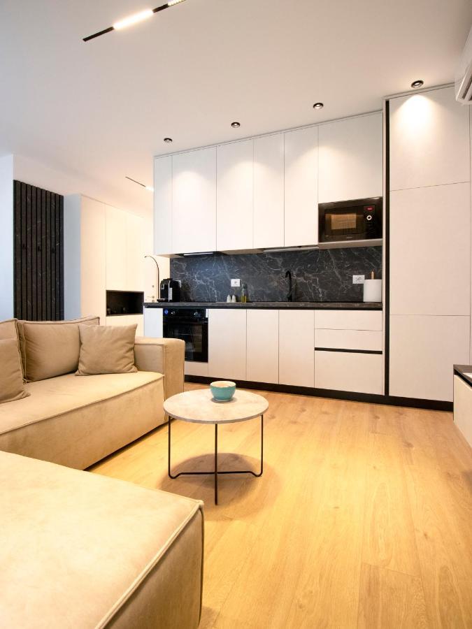 Luxury Rooftop 23 Bed and Breakfast Tirana Exterior foto